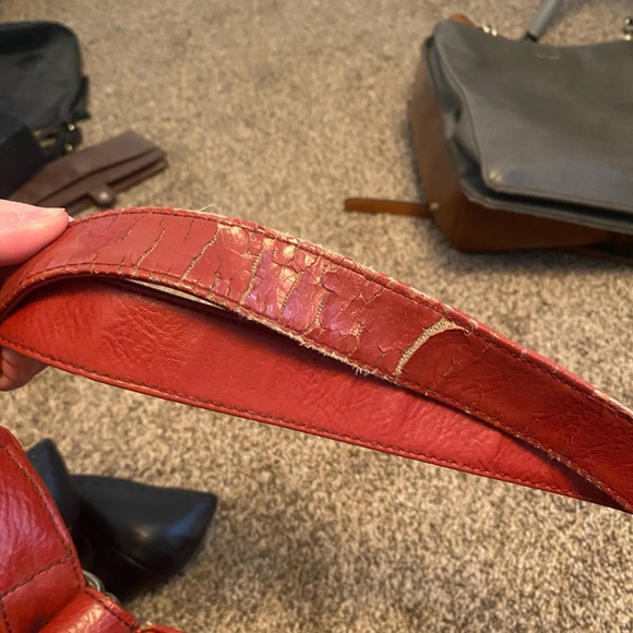 Matt & Nat Red Shoulder Bag - Picture 3 of 5